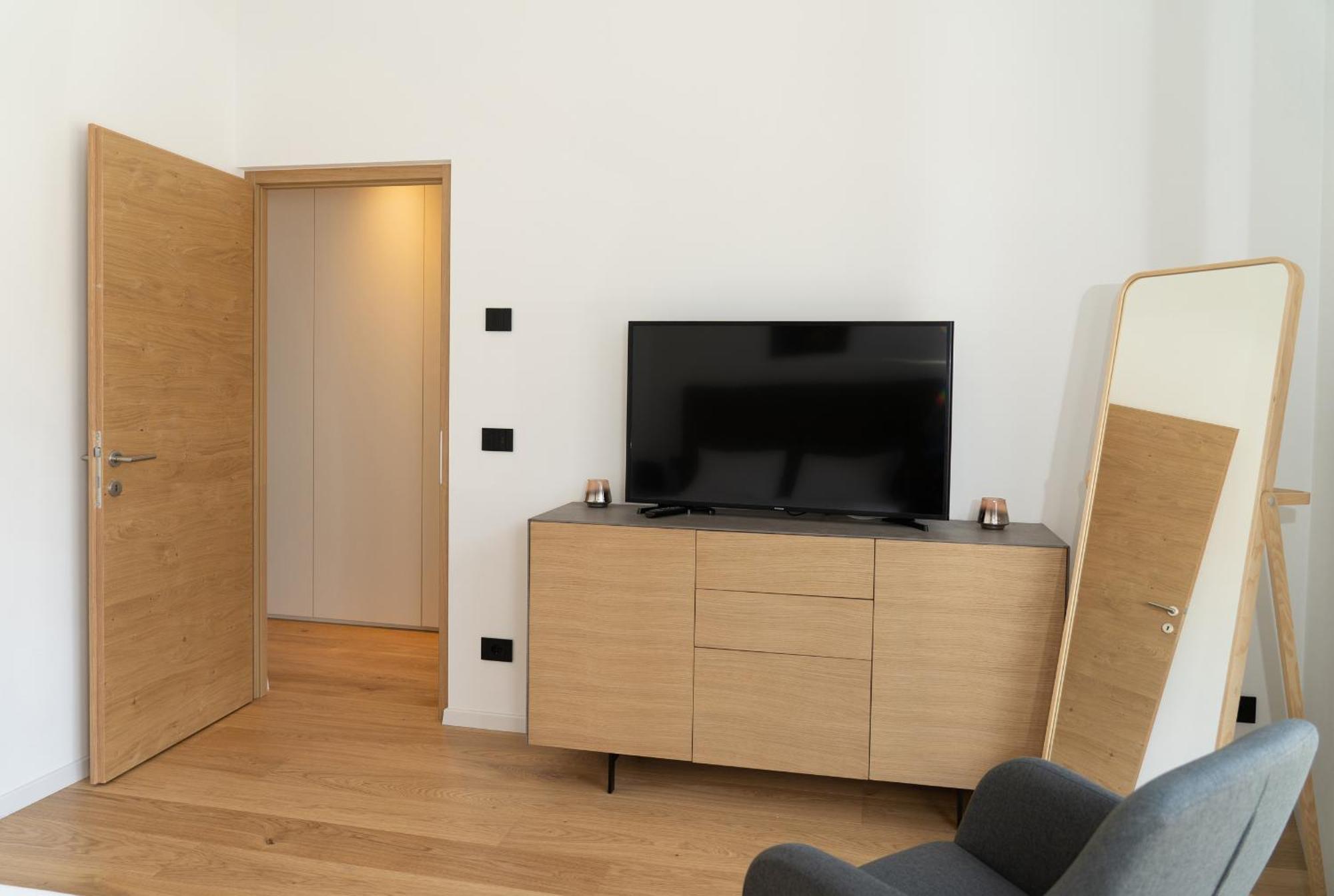 Serviced Apartments By Hotel De Charme Laveno Pokoj fotografie